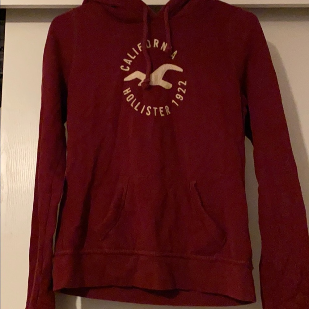 Hollister sweater burgundy color